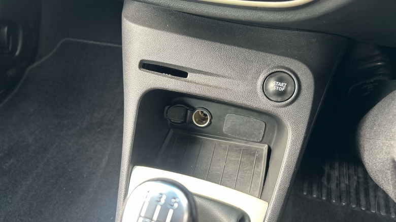 Renault Captur 0.9 TCE 90 Play 5dr Petrol Hatchback